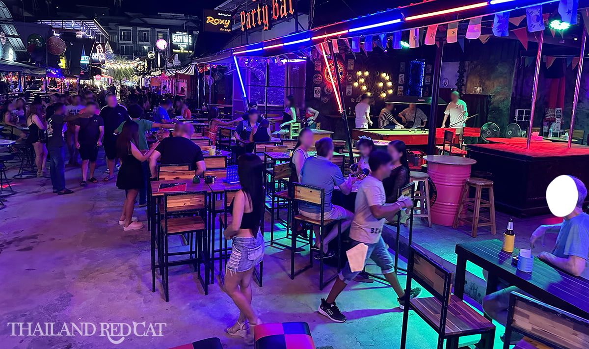 Nachtleven And Thaise Meisjes In Ao Nang Thailand Redcat