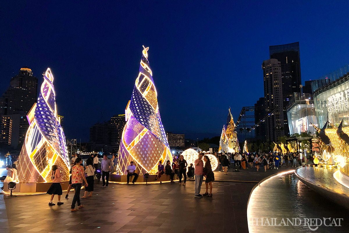 Bangkok Thailand Dec 30 2018 People On Christmas And Happy New