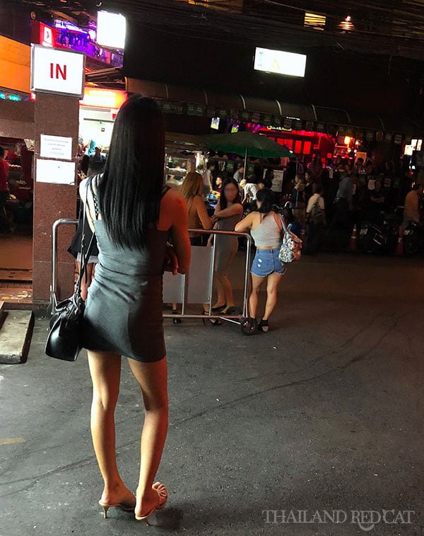 Asian Ladyboy Prostitute - How to Hook Up with a Ladyboy in Bangkok | Thailand Redcat