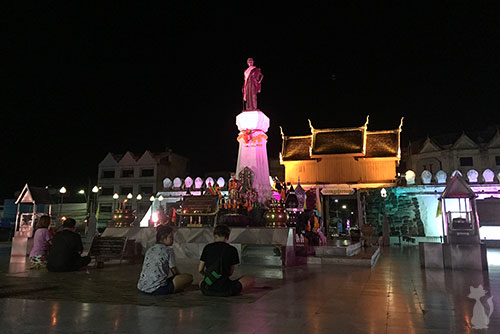 Thao Suranari Monument